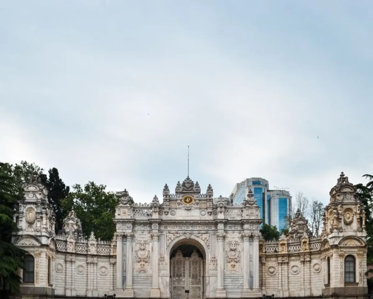 palace drama